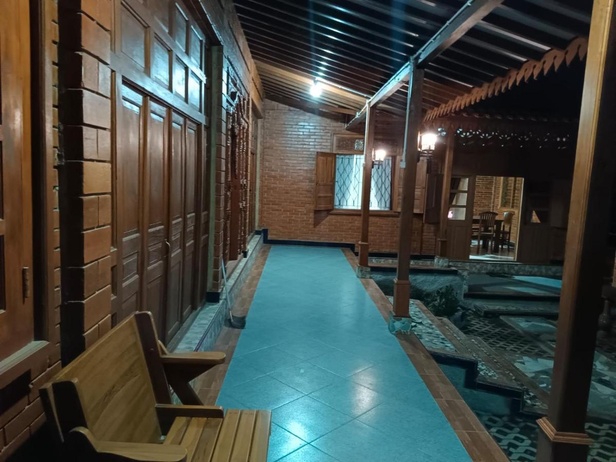 Guesthouse Jogja Omah Punagi สเลมาน ภายนอก รูปภาพ